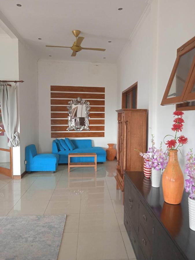 Villa Damay Dua ロヴィーナ エクステリア 写真