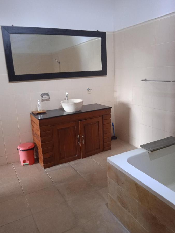 Villa Damay Dua ロヴィーナ エクステリア 写真