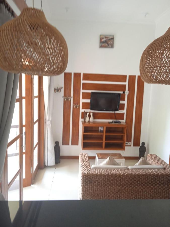 Villa Damay Dua ロヴィーナ エクステリア 写真
